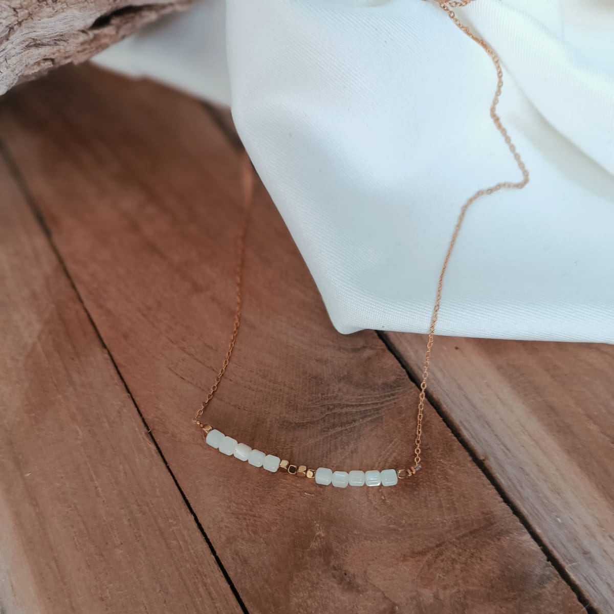 Isola Collier