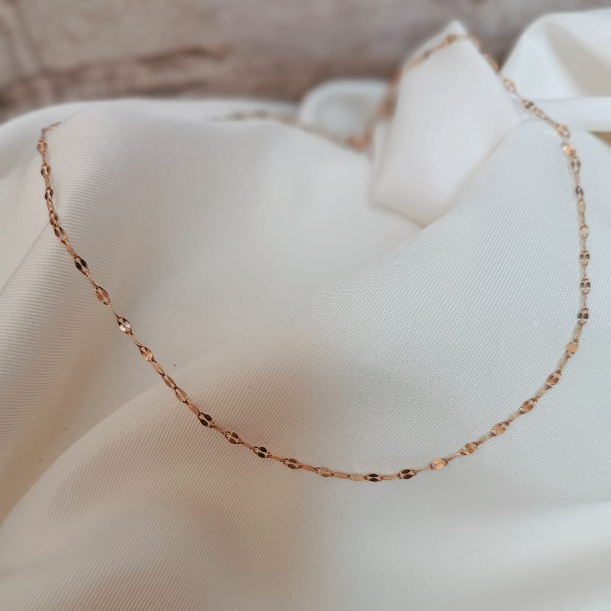 Lumière Collier ras le cou